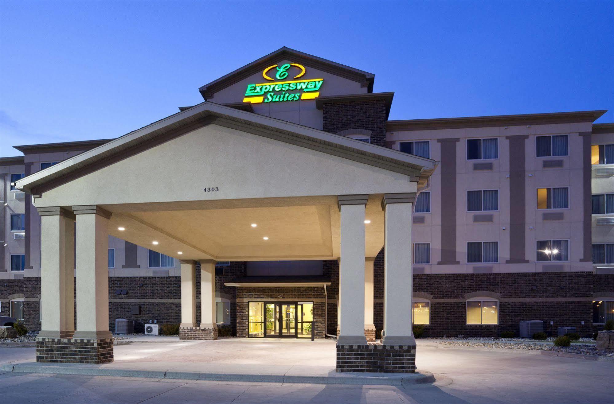 Expressway Suites Fargo Exterior foto